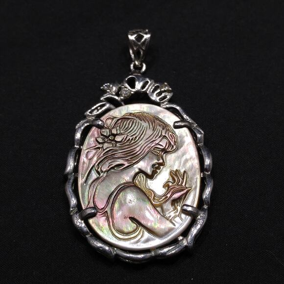 Cameo Abalone Shell Pendant, Three Rhinestones, 1970s Vintage Jewelry - Picture 1 of 10